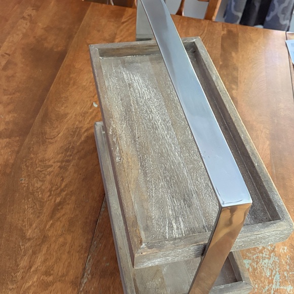 Pottery barn Parker two tiered stand - Picture 5 of 12